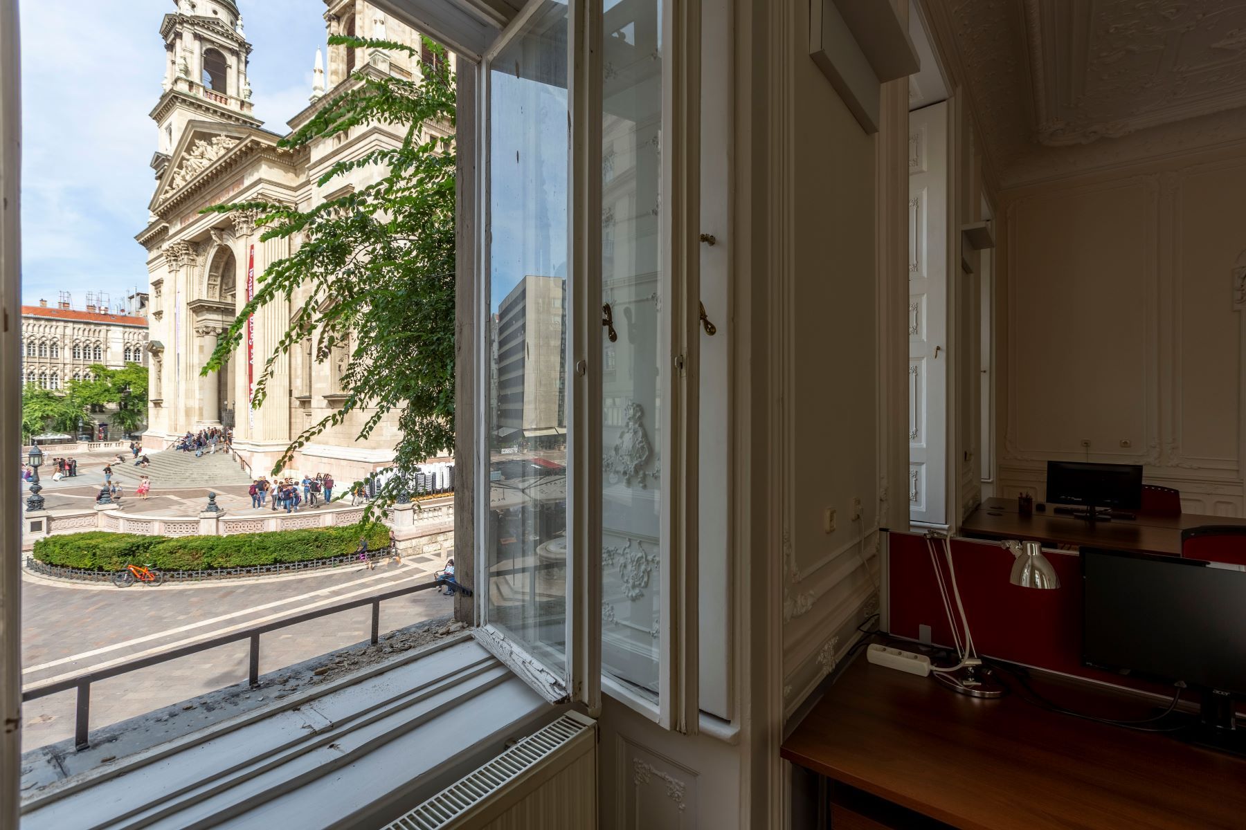 ICONIC BASILICA VIEW RESIDENCE