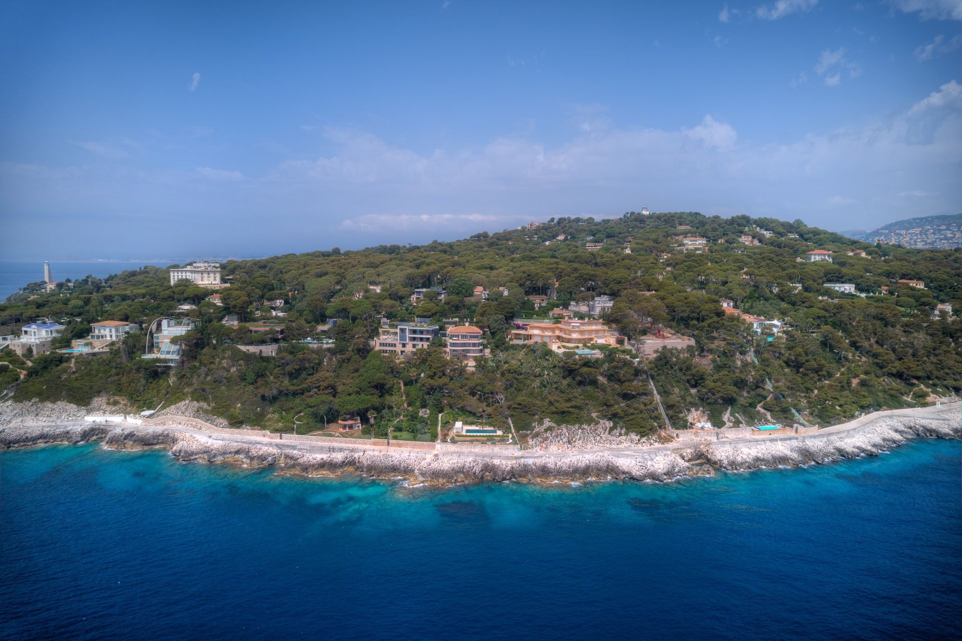 Luxury sea-view villa for sale in Saint-Jean-Cap-Ferrat – 550 sqm, guest house,…