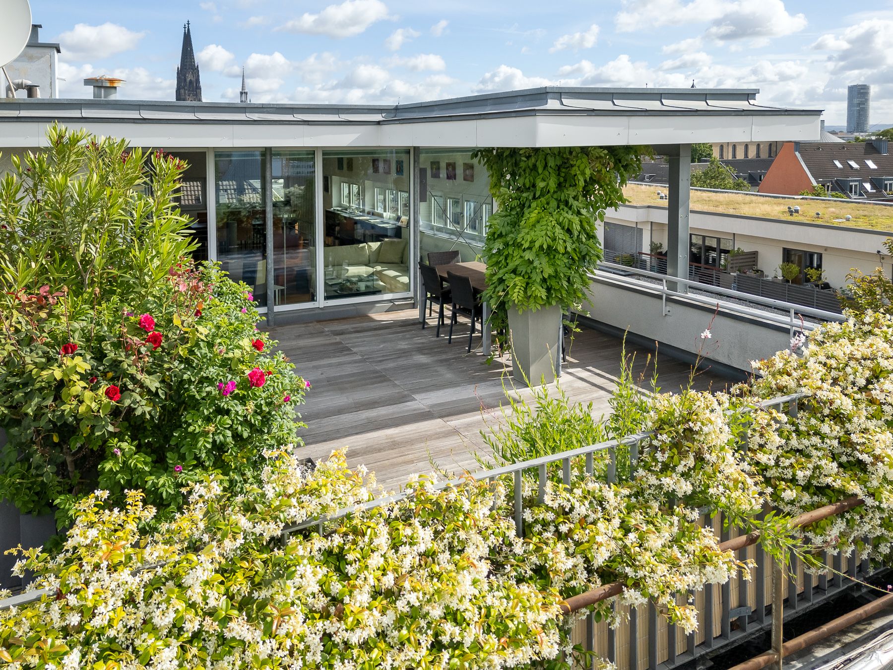 Penthouse menedék Köln tetői felett
