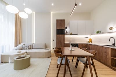 Cosmopolitan Apartment near the Music Academy