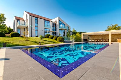 Contemporary Family Villa of Distinction with Panoramic Views